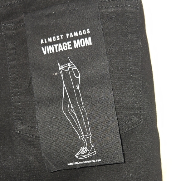 Almost Famous Black Distressed Vintage Mom Jeans Size 0 - Picture 8 of 8
